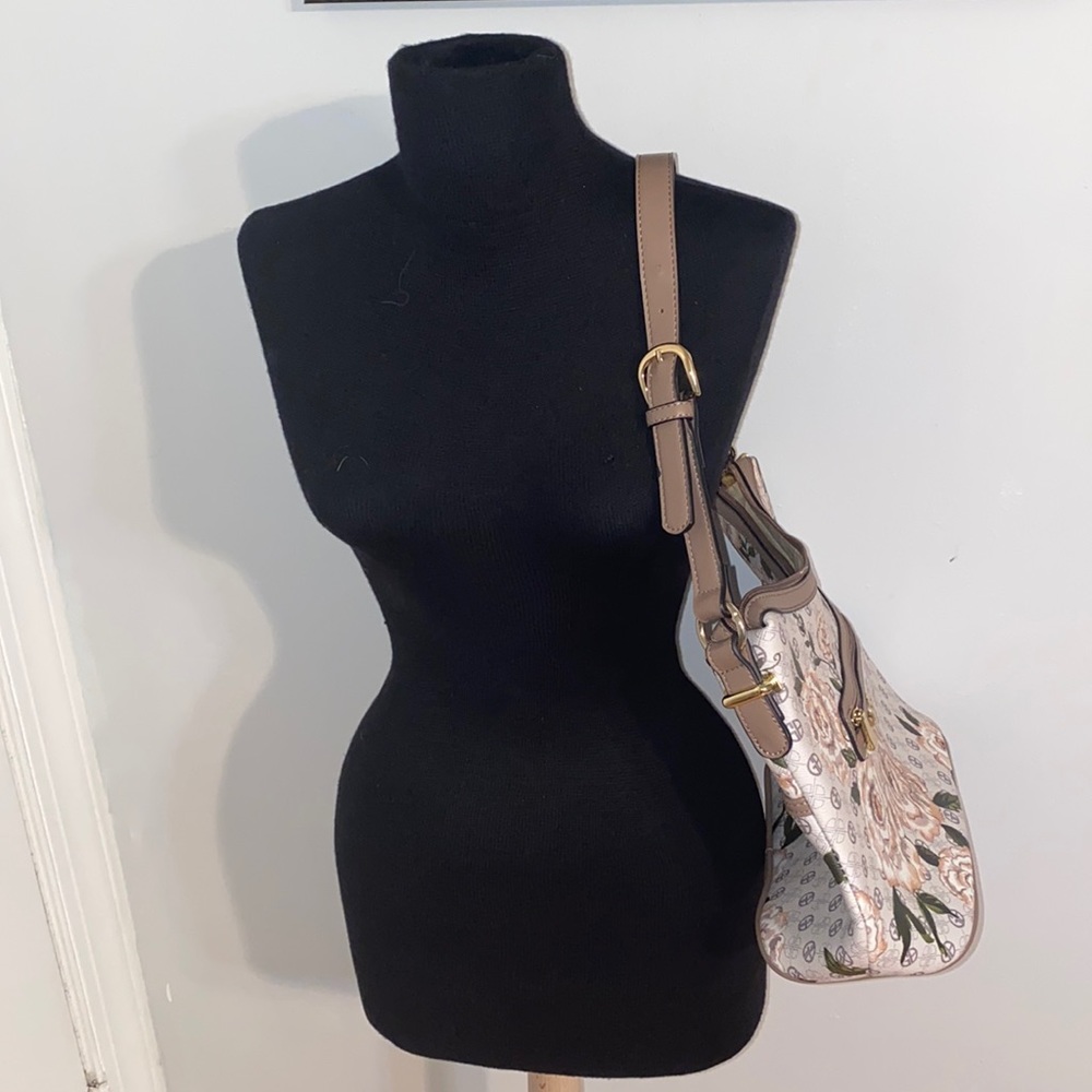 Giani Bernini Faux Leather Floral Signature Hobo